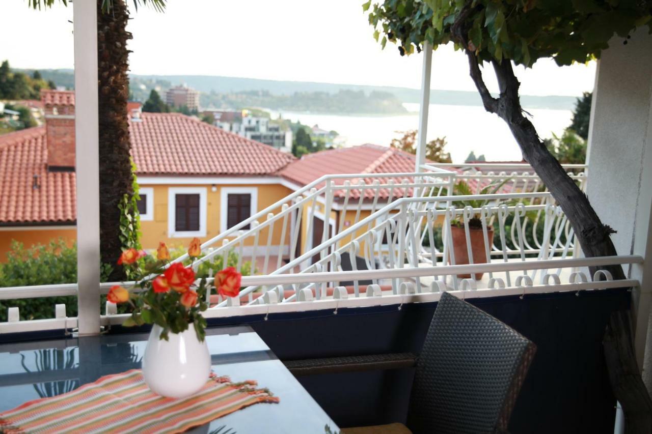 Villa Lili Portorose Esterno foto