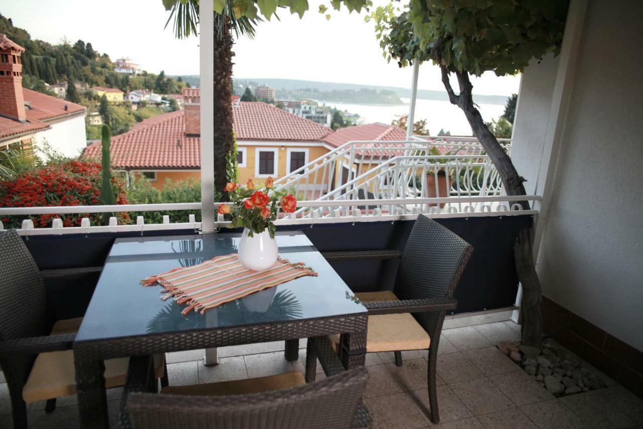 Villa Lili Portorose Esterno foto